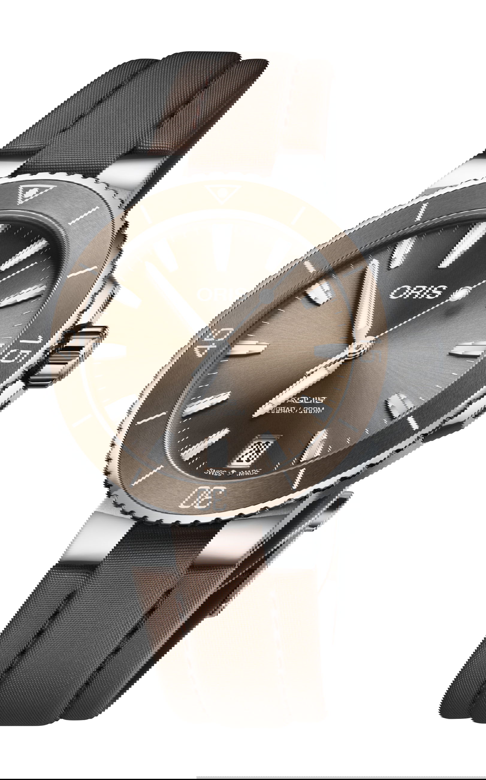 Oris Oris Aquis Date luxury timepiece - detailed view