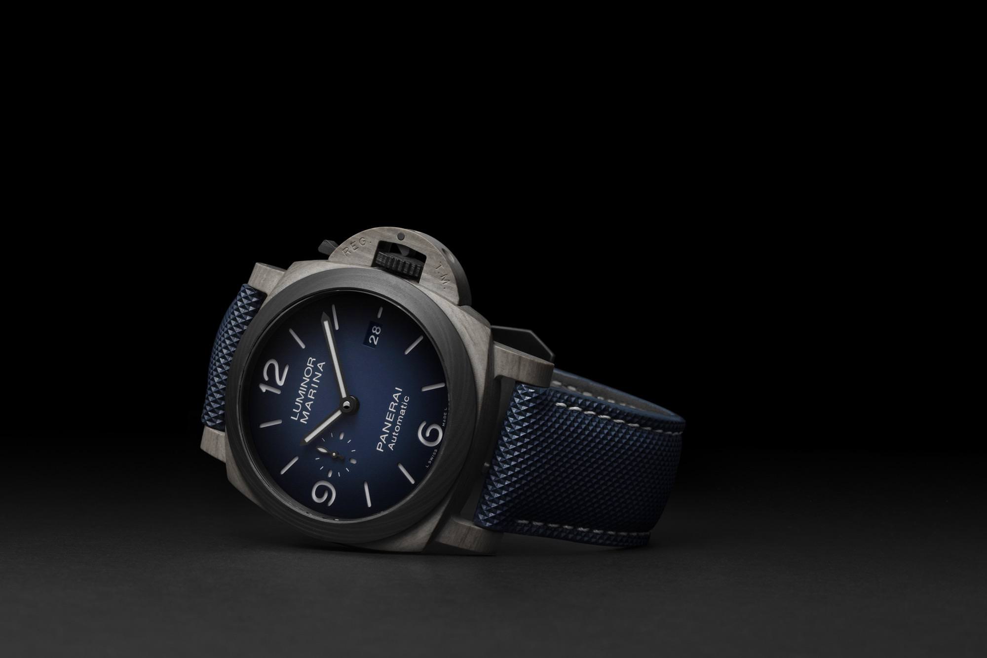 Panerai Luminor Marina Fibratech™ Vulcano Blu - View 3