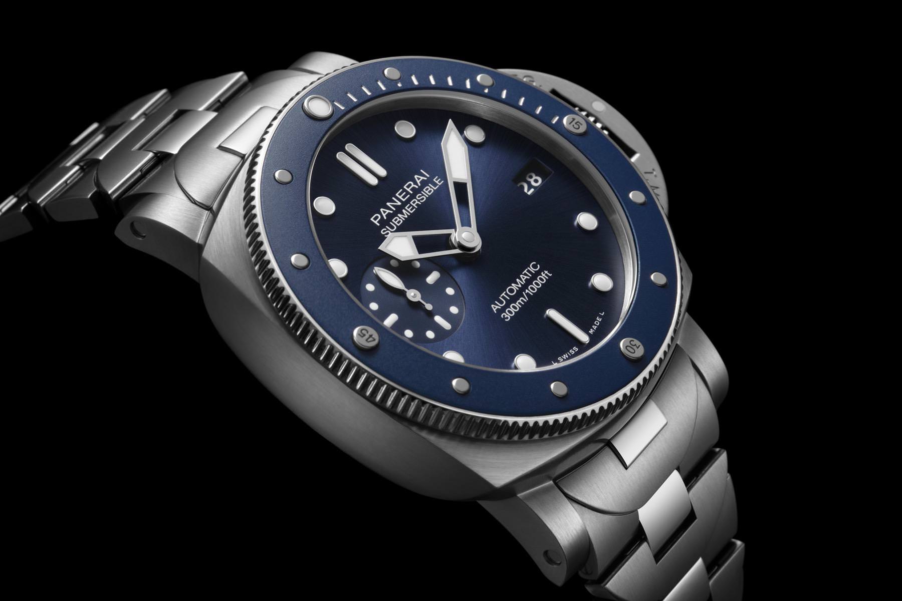 Panerai Submersible Blu Notte - View 2