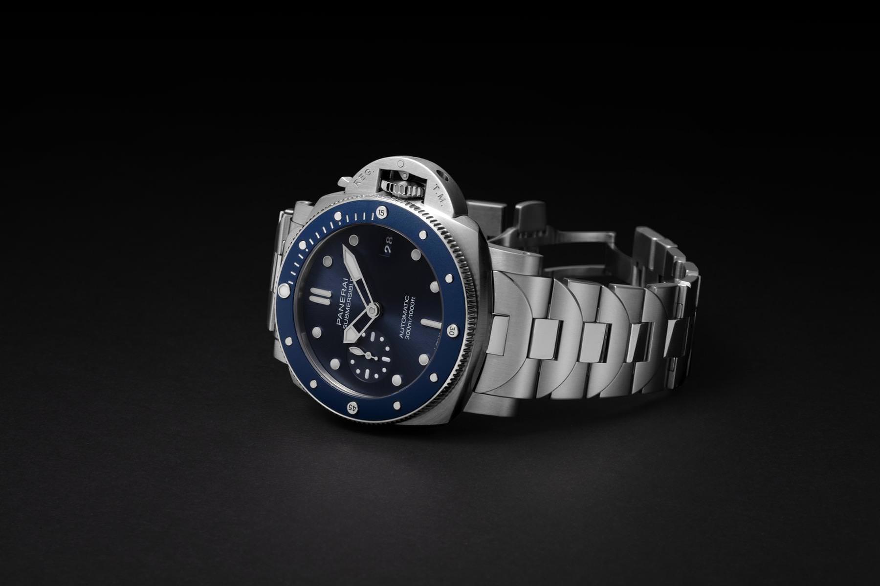 Panerai Submersible Blu Notte - View 3