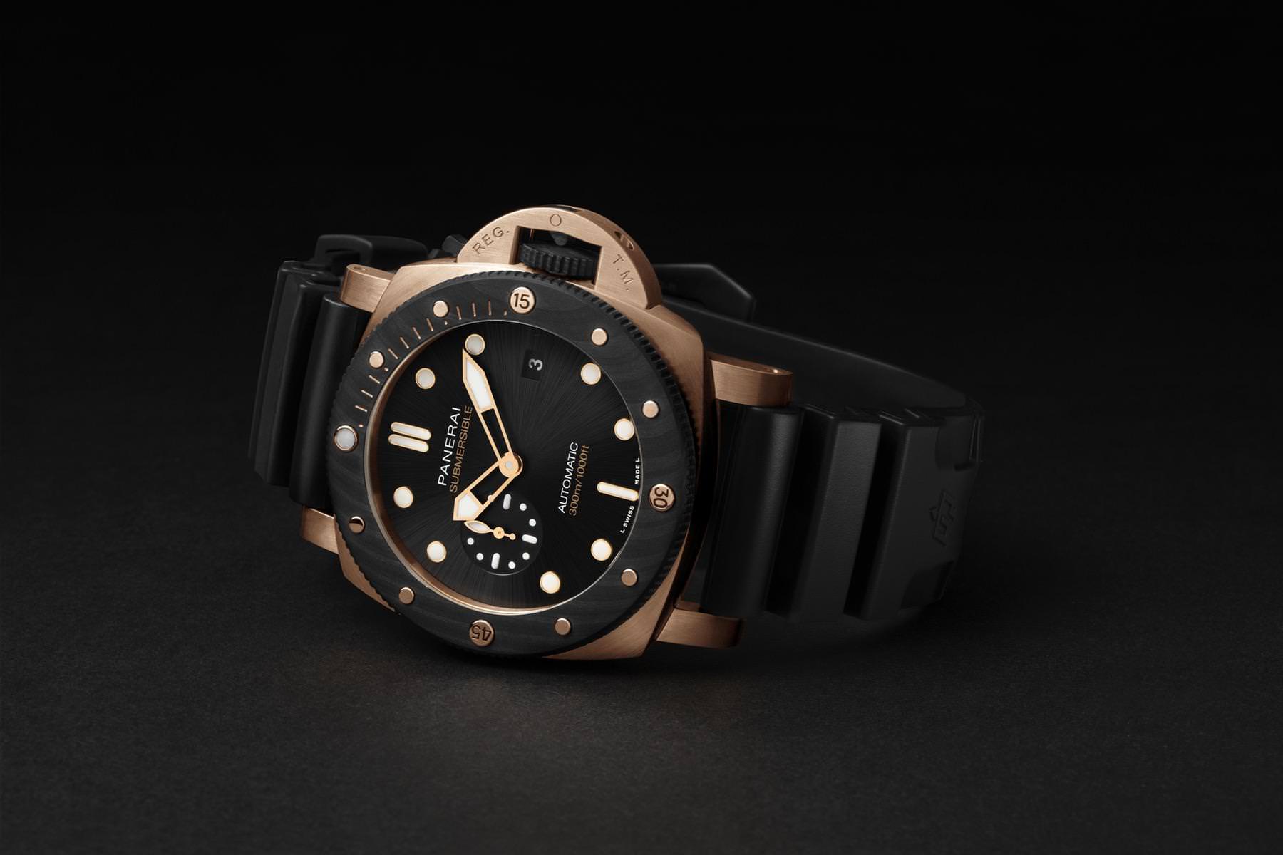 Panerai Submersible Goldtech™ OroCarbo - View 3