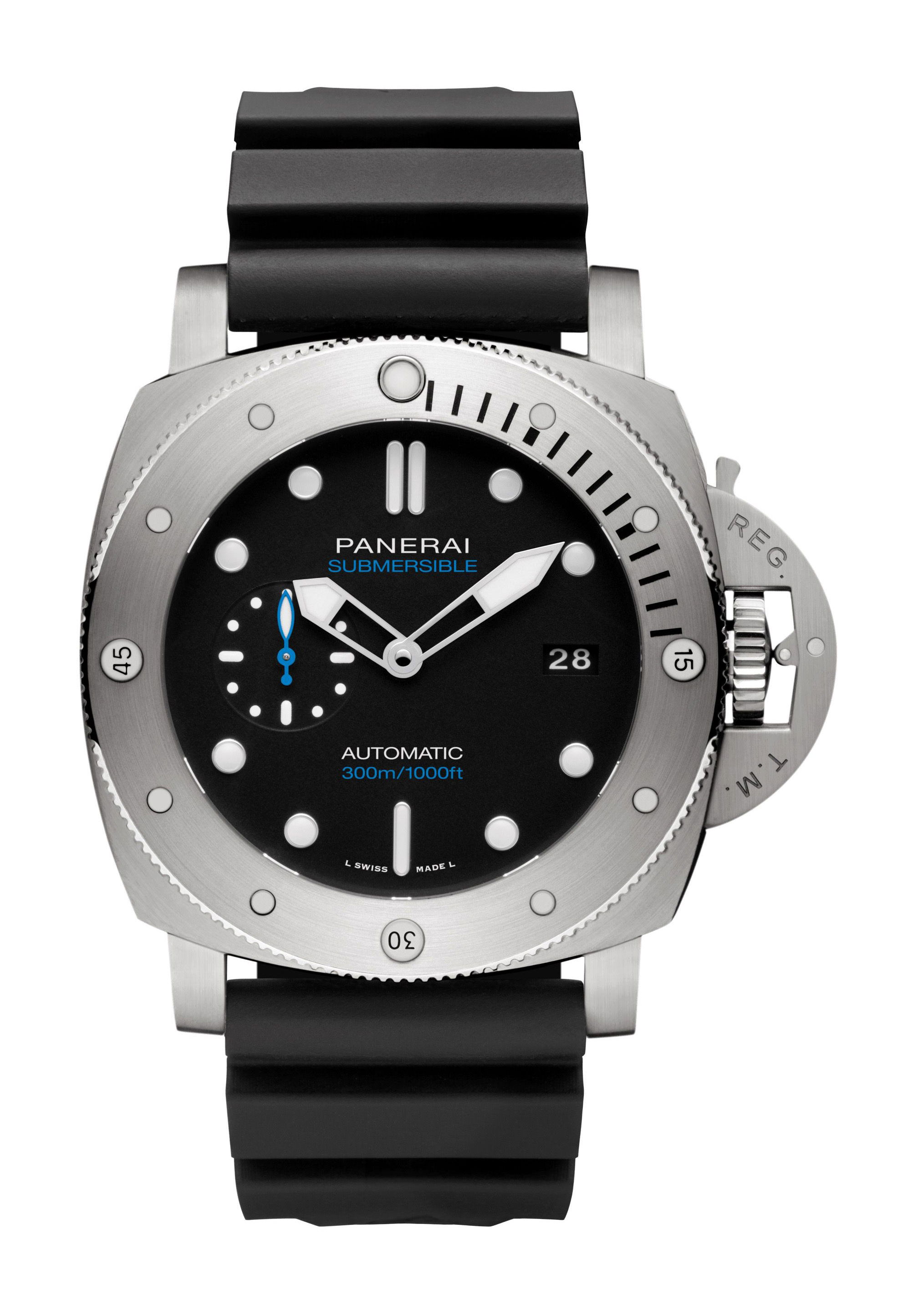 Panerai Submersible luxury timepiece - detailed view