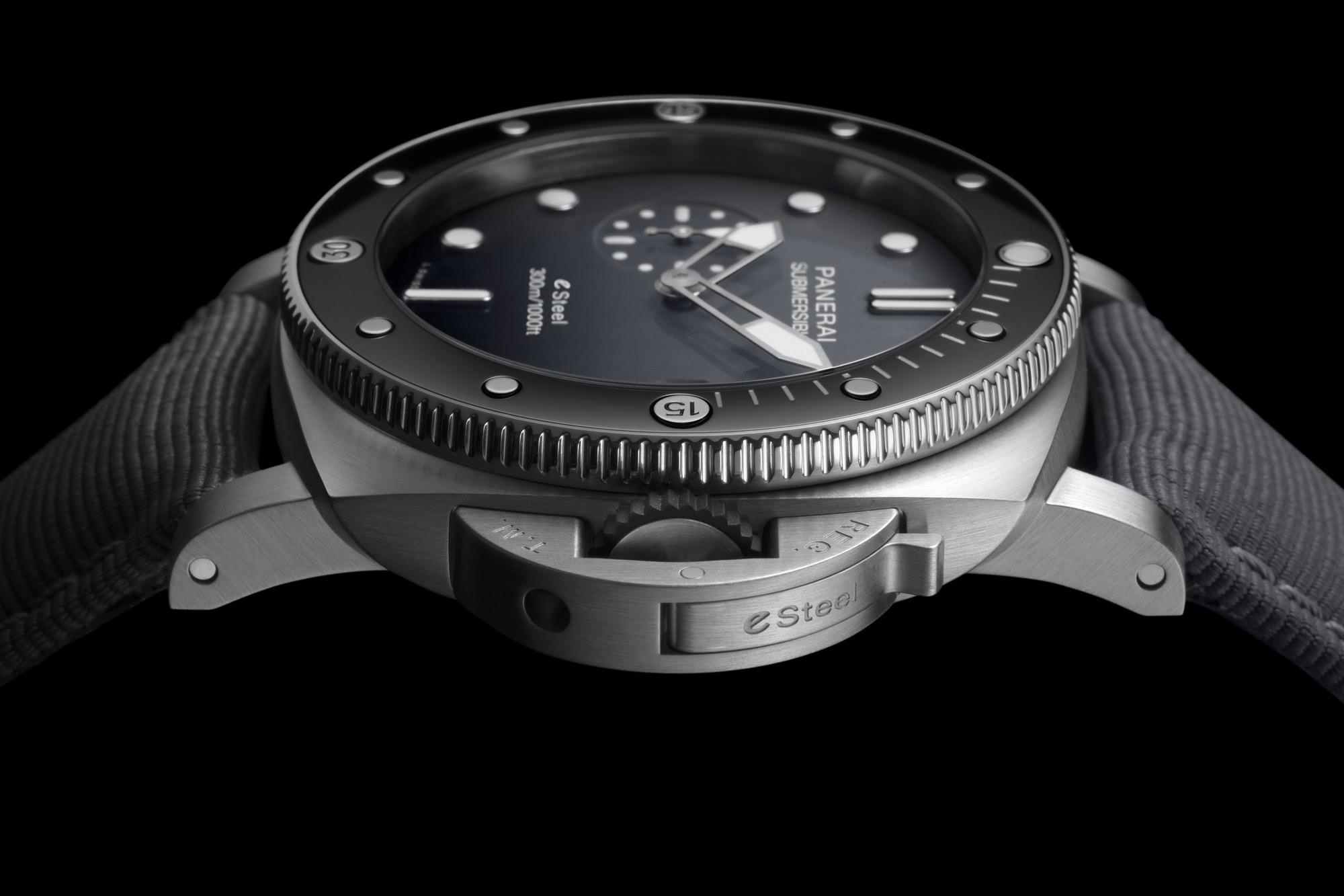 Panerai Submersible QuarantaQuattro eSteel Grigio Roccia - View 2
