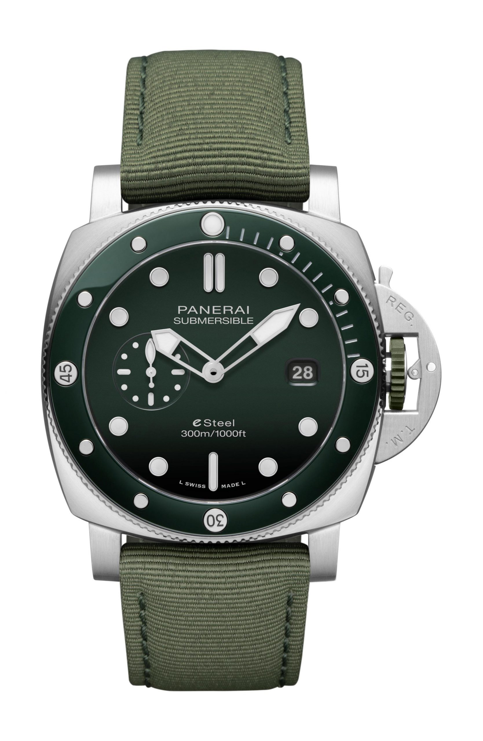 Panerai Submersible QuarantaQuattro eSteel Verde Smeraldo luxury timepiece - detailed view