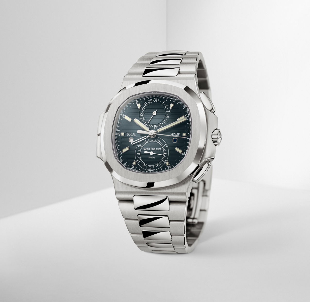 Patek Philippe Nautilus - View 3