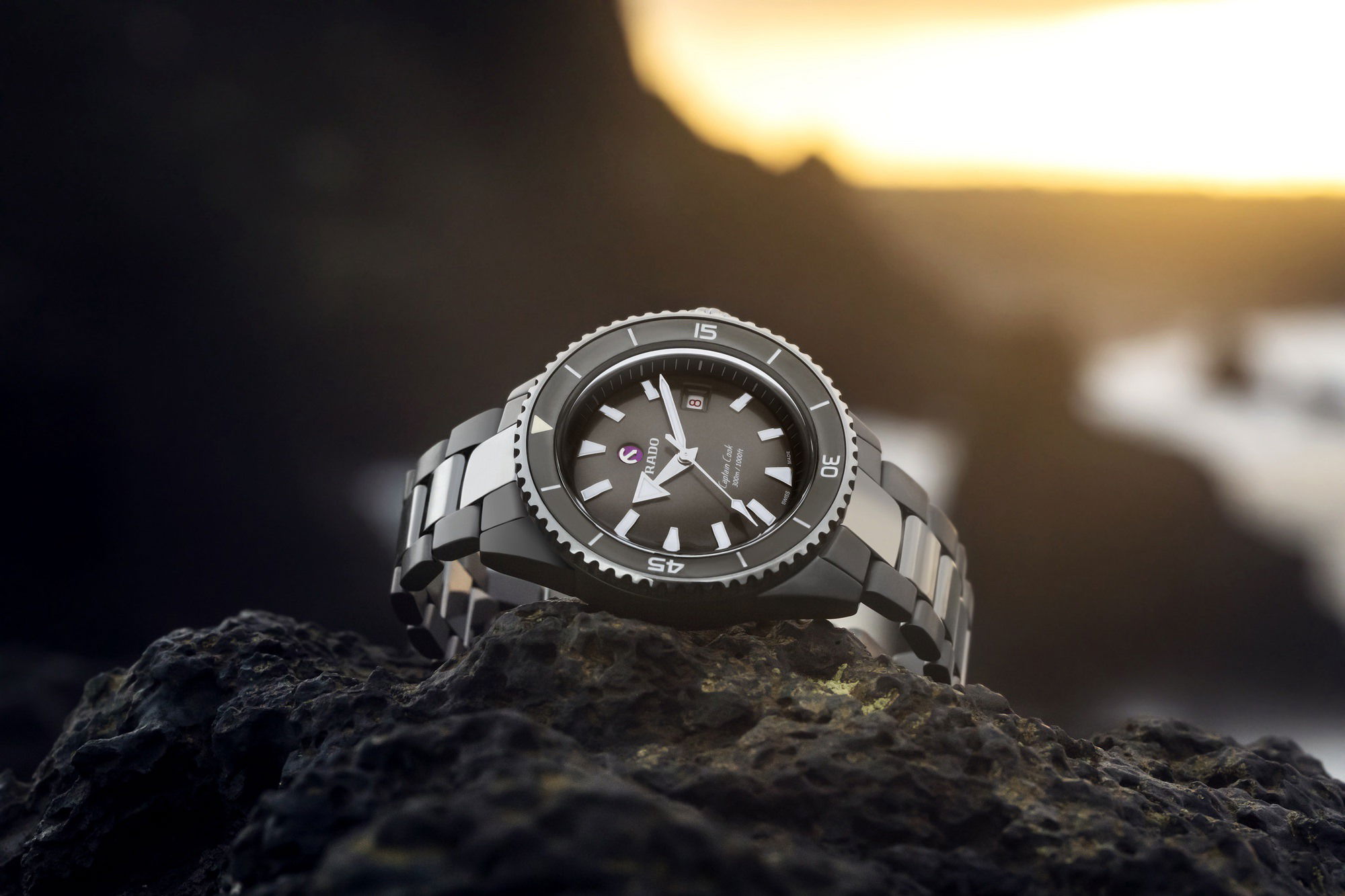 Rado Captain Cook High-Tech Ceramic Diver - View 3