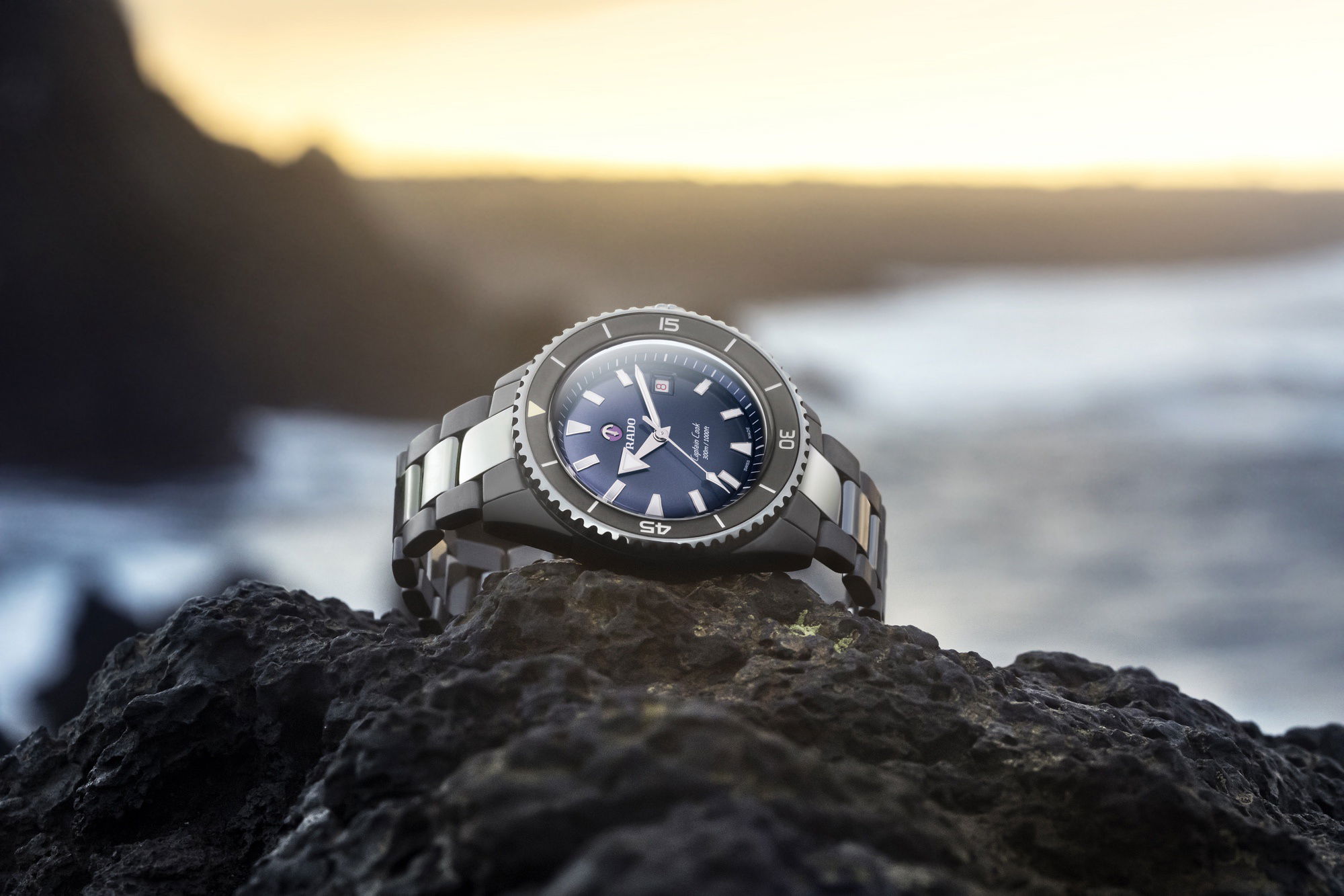 Rado Captain Cook High-Tech Ceramic Diver - View 3