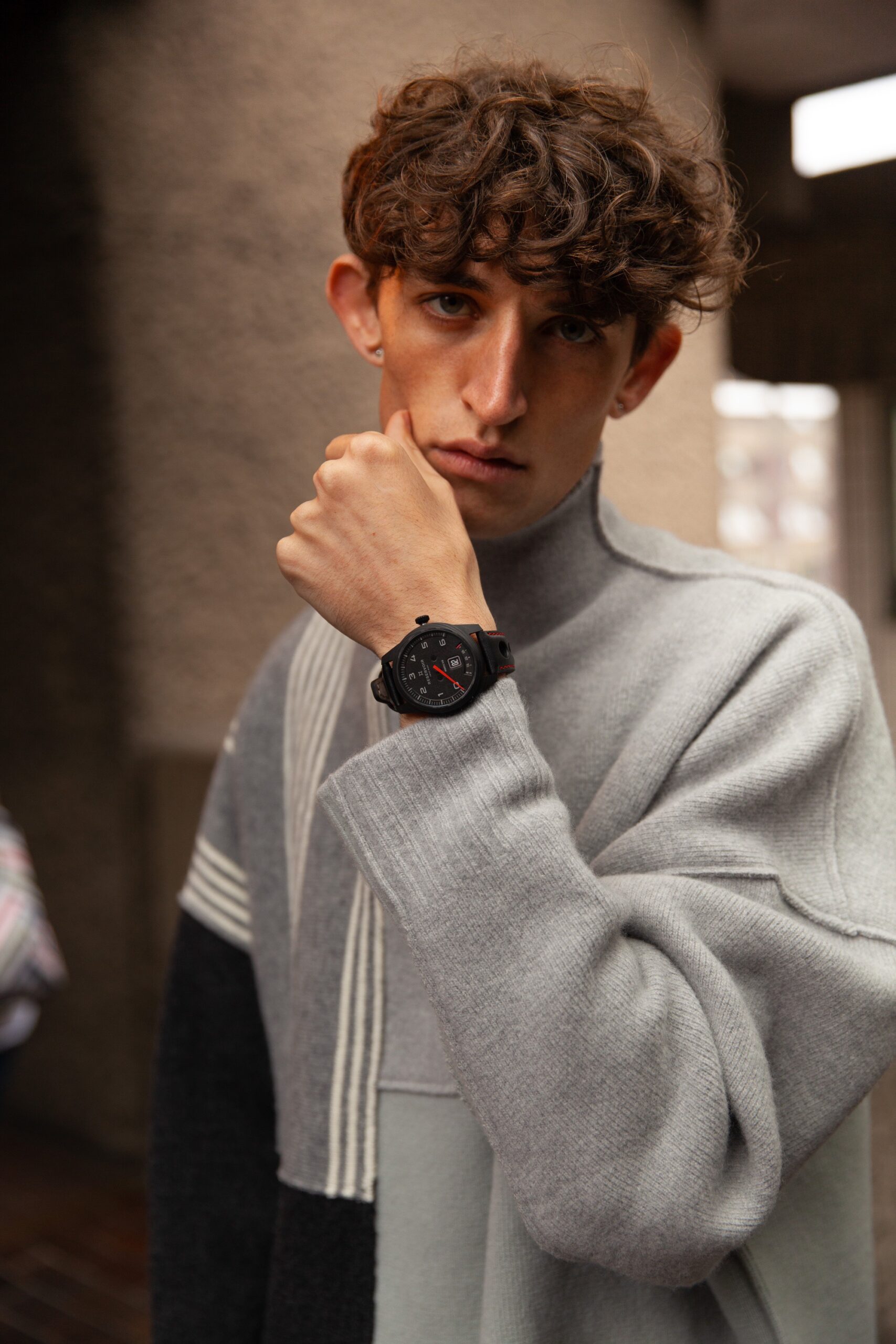 Reservoir GT Tour Carbon - View 2