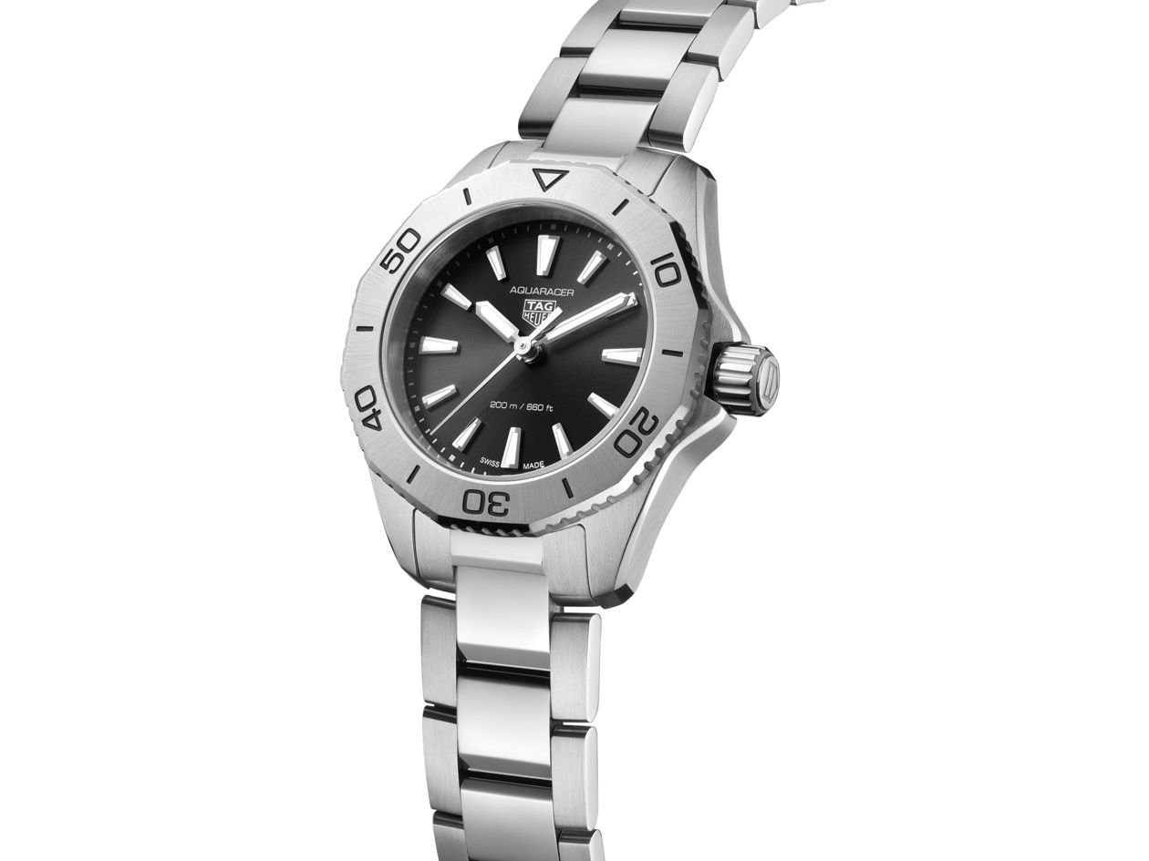 TAG Heuer Aquaracer Professional 200 - View 3