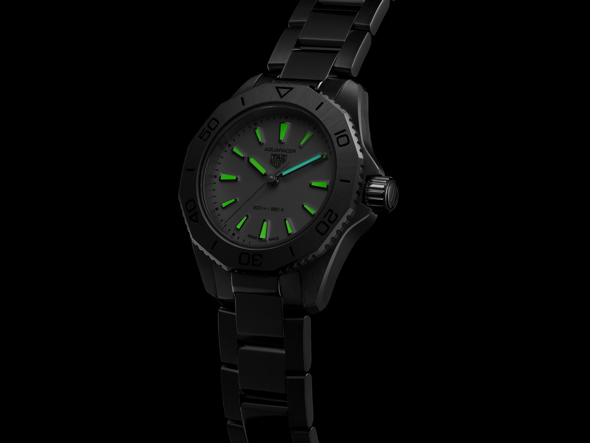 TAG Heuer Aquaracer Professional 200 - View 3