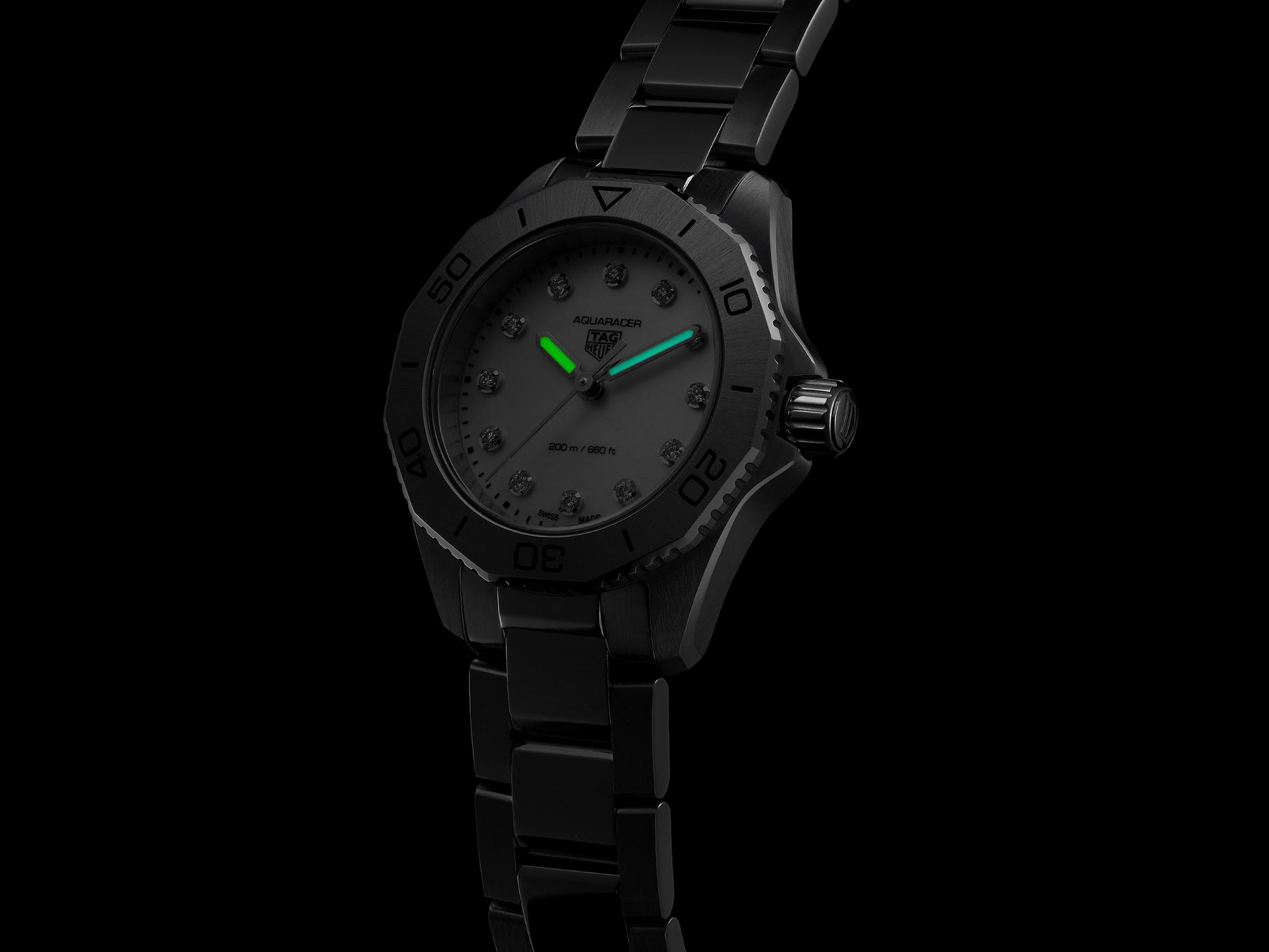 TAG Heuer Aquaracer Professional 200 - View 3