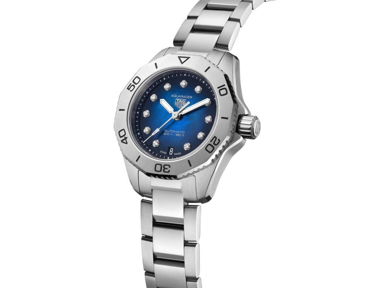 TAG Heuer Aquaracer Professional 200 Date - View 2