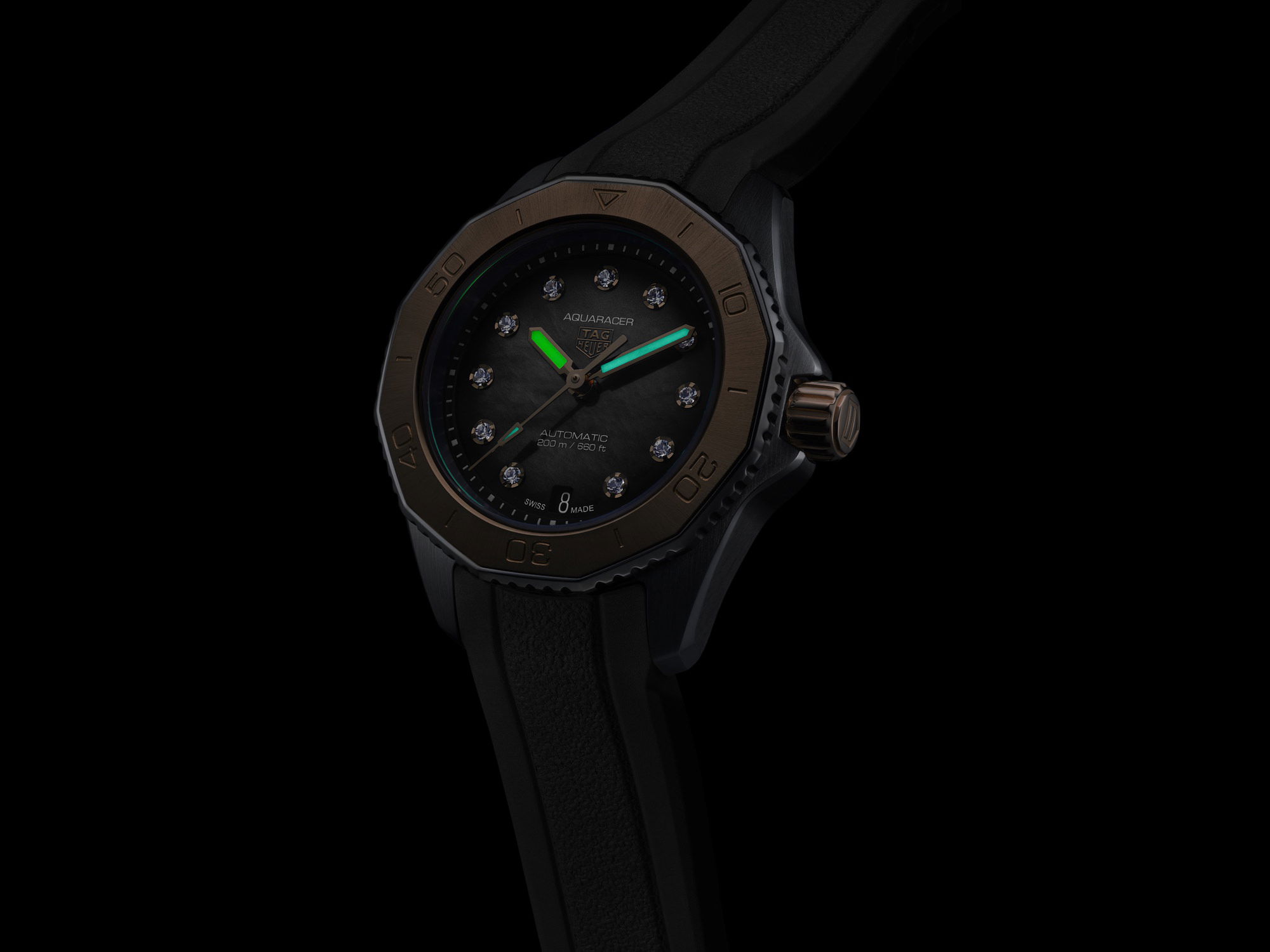 TAG Heuer Aquaracer Professional 200 - View 2