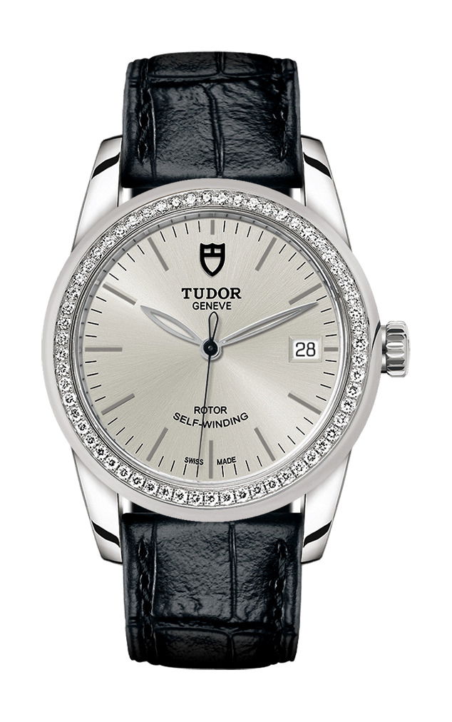 TUDOR Glamour Date luxury timepiece - detailed view