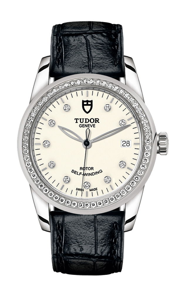 TUDOR Glamour Date luxury timepiece - detailed view