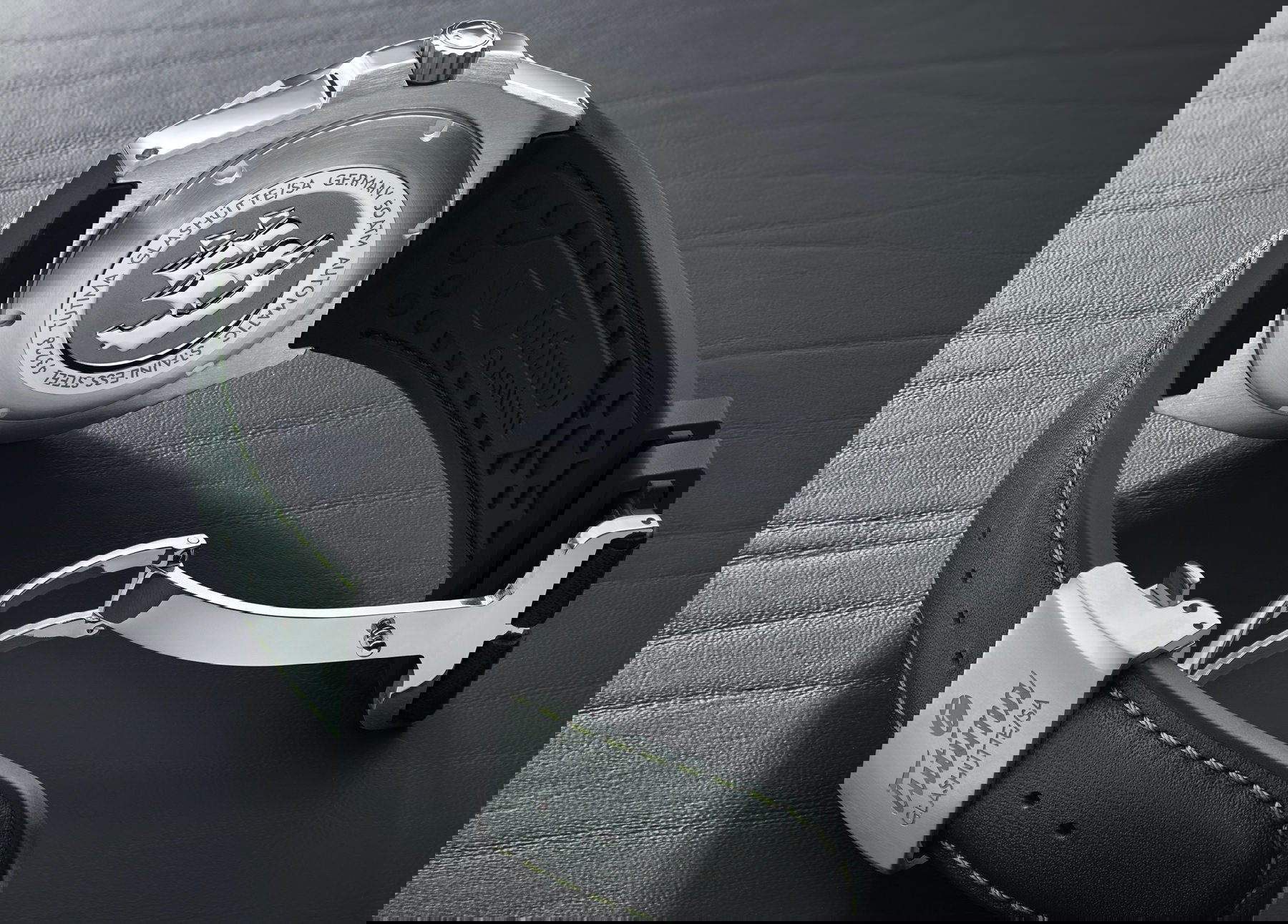 Tutima Glashütte M2 Seven Seas S 44 - View 2