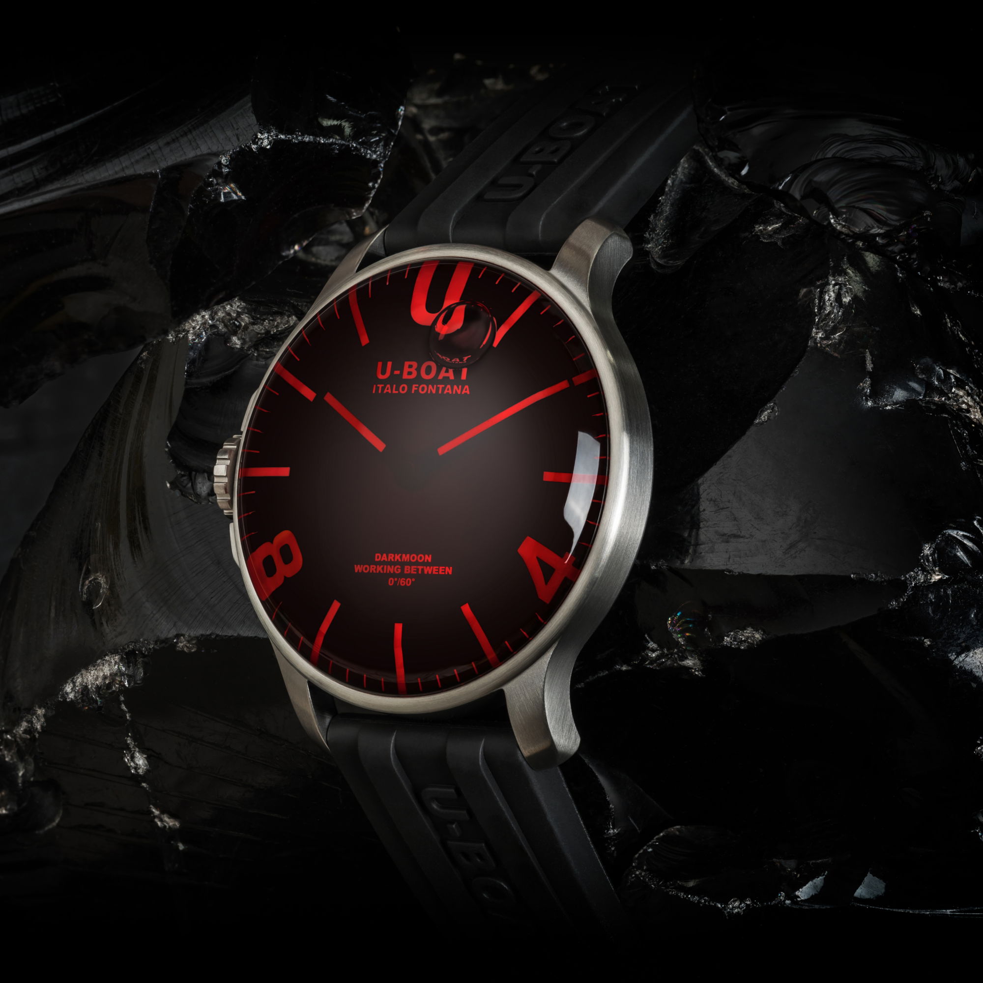 U-Boat Darkmoon 44 Red SS - View 2