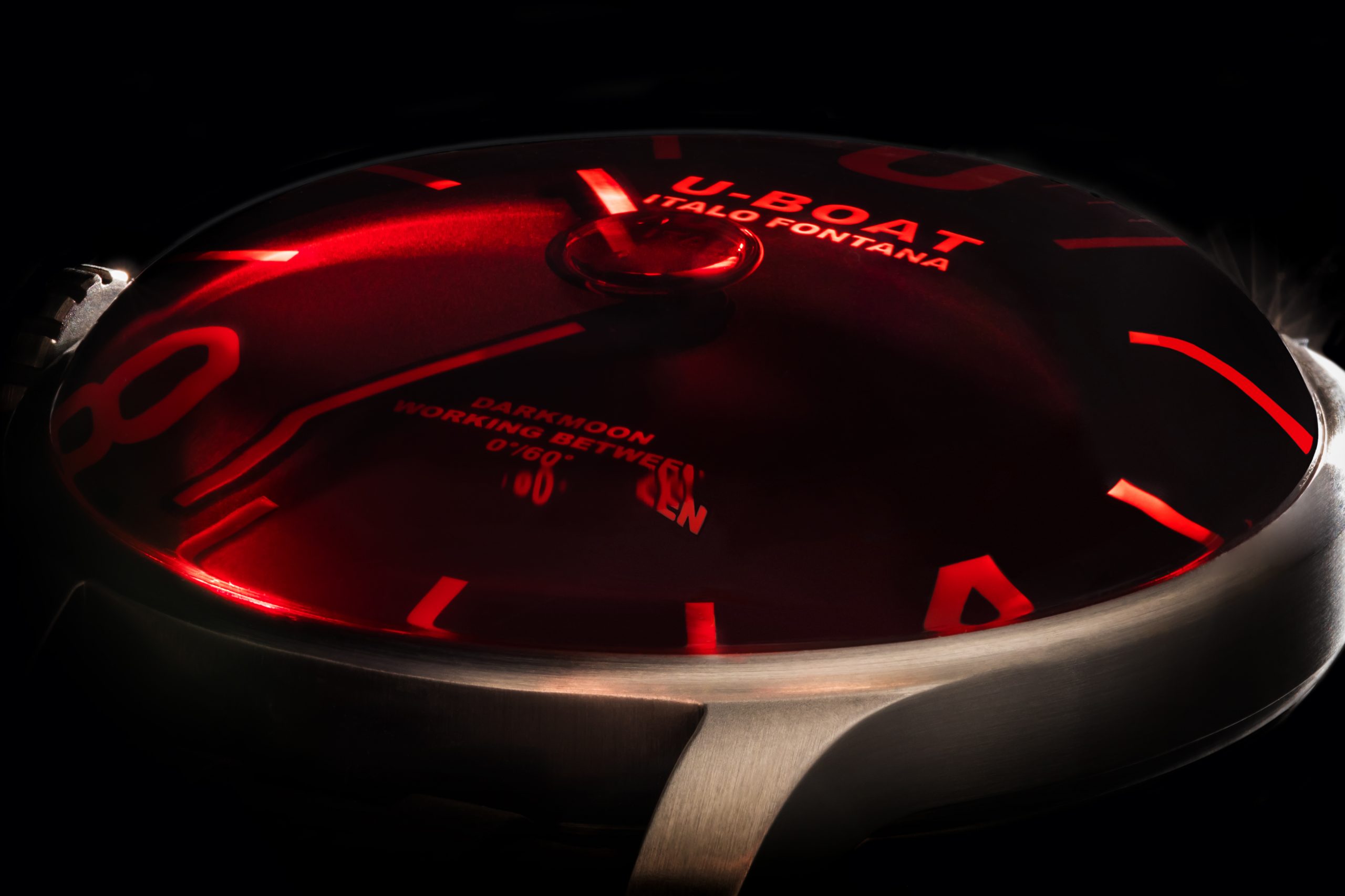U-Boat Darkmoon 44 Red SS - View 3