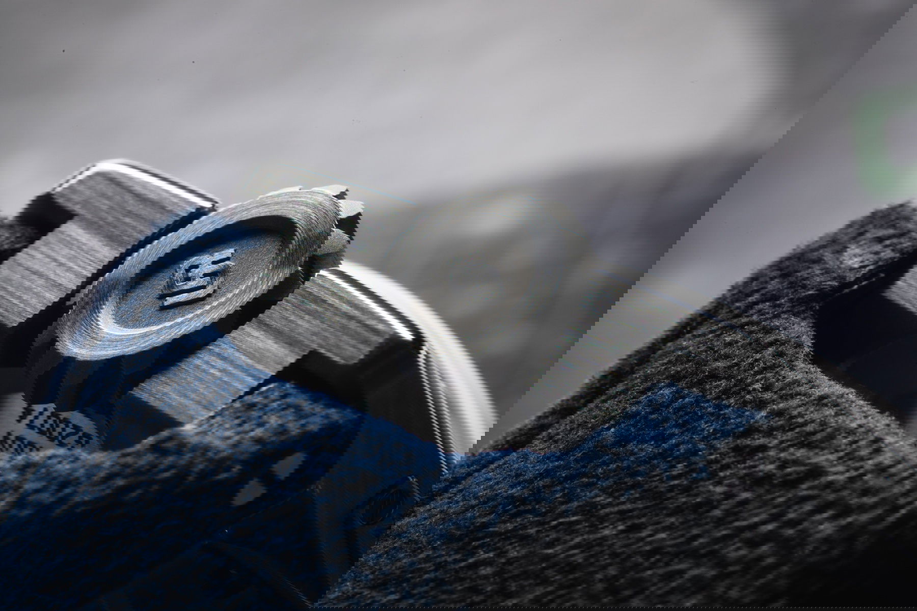 Urwerk UR-100 V Iron - View 3