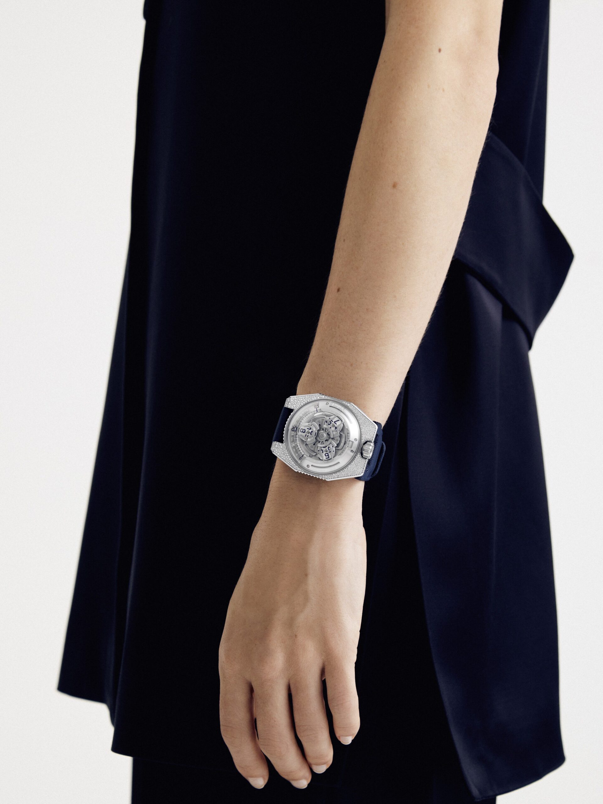 Urwerk UR-100V Stardust - View 3