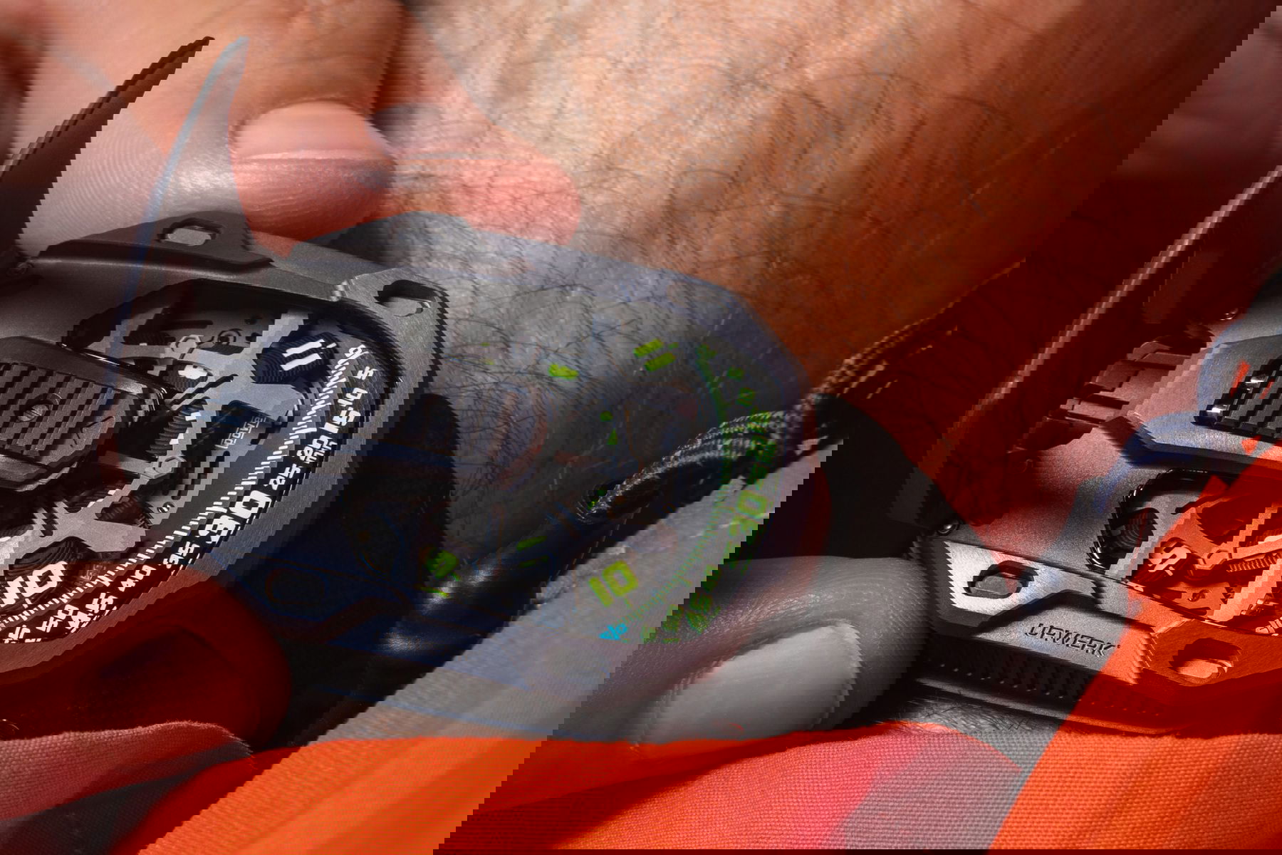 Urwerk UR-105 TTH ” Tantalum Hull” - View 2
