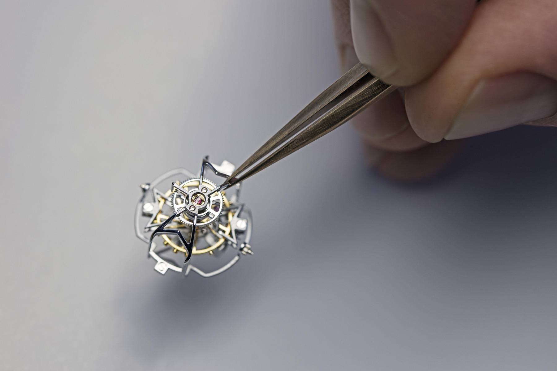 Vacheron Constantin Les Cabinotiers Armillary Tourbillon Perpetual Calendar – Planetaria - View 2