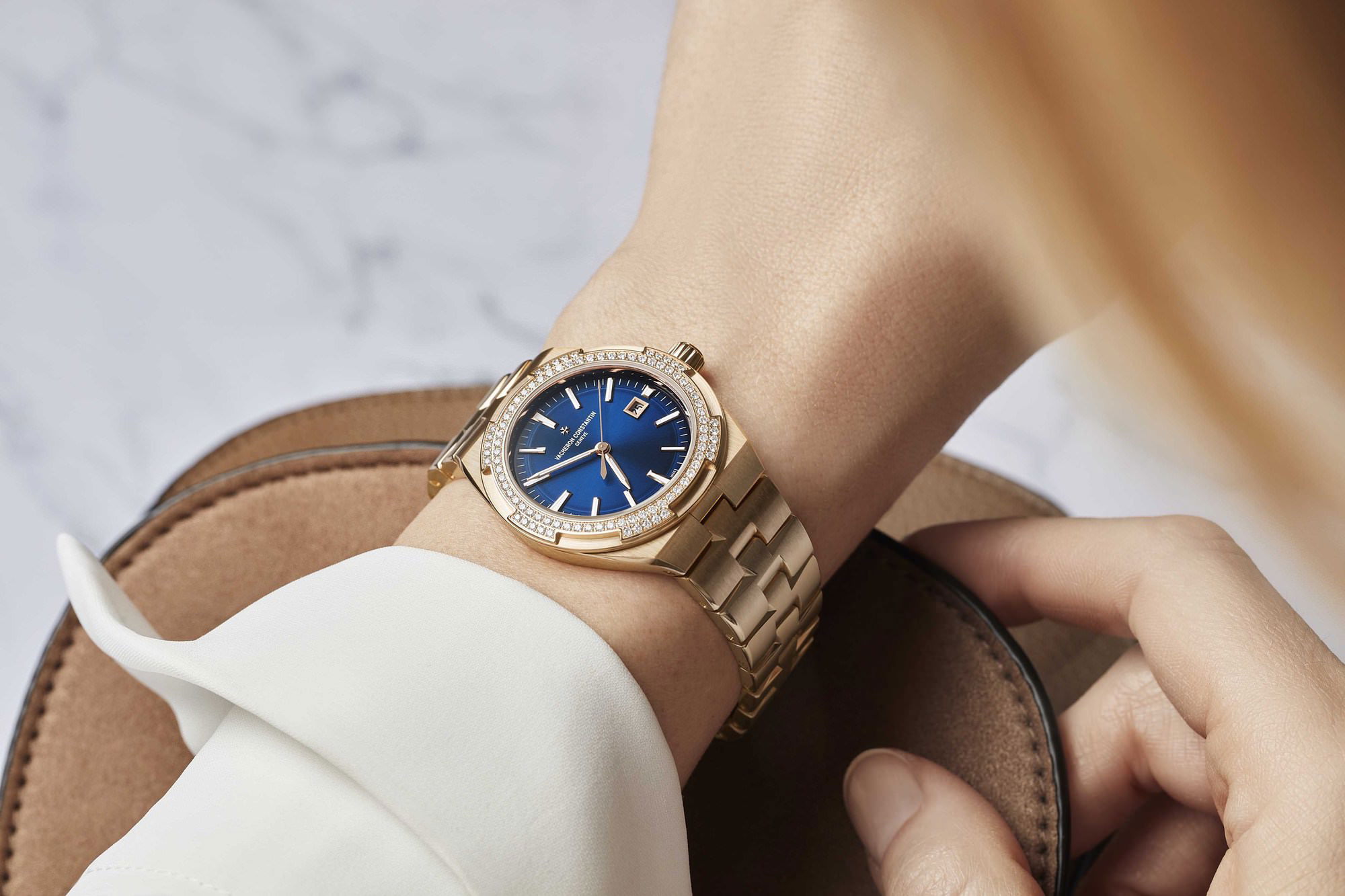 Vacheron Constantin Overseas Self-Winding - View 2