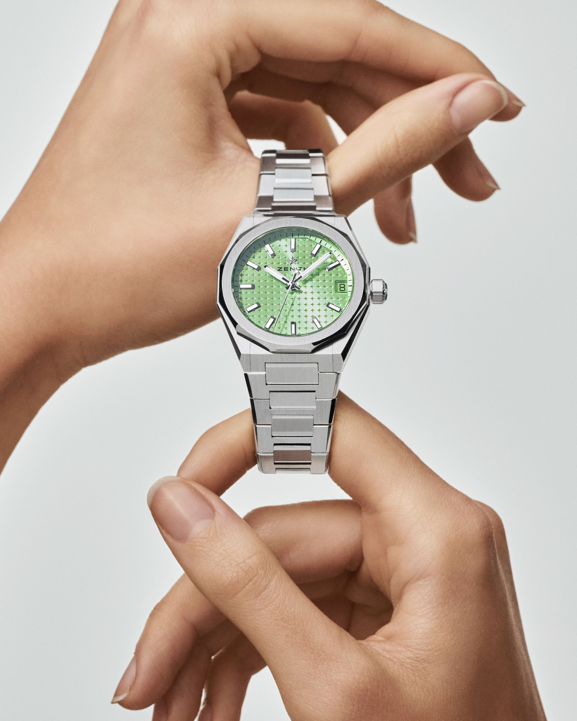 Zenith Defy Skyline 36 - View 2
